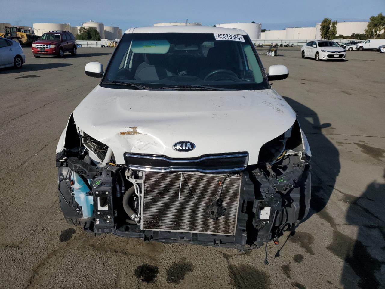 2019 KIA SOUL + - Image 5