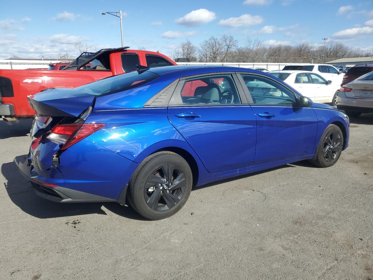 2023 HYUNDAI ELANTRA SE - Image 3