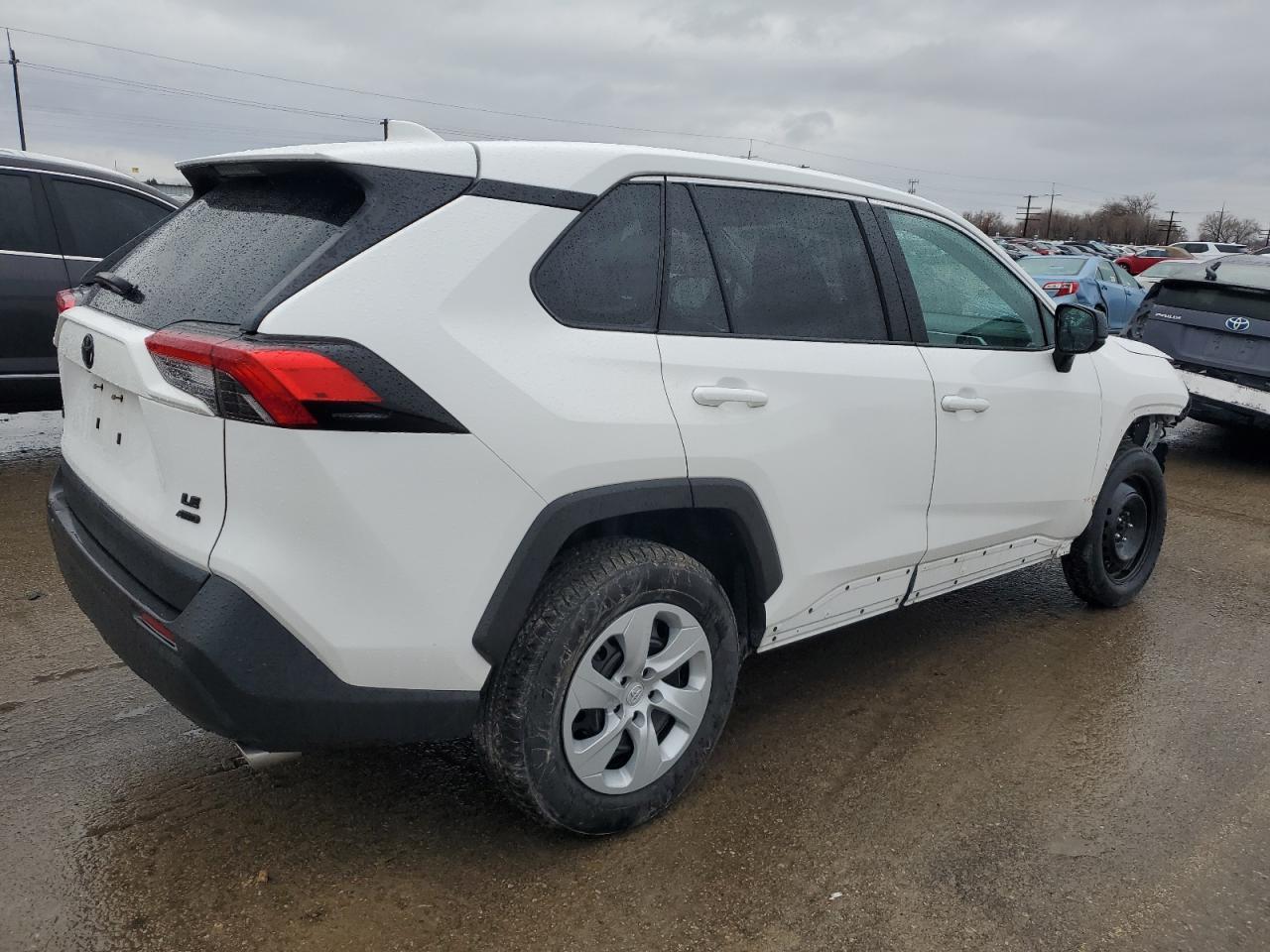 2023 TOYOTA RAV4 LE - Фото 3