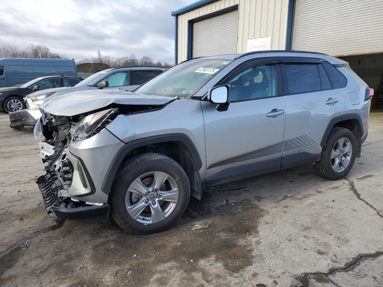 2022 TOYOTA RAV4 XLE