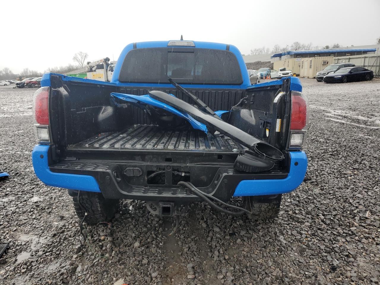2019 TOYOTA TACOMA DOU - Фото 6