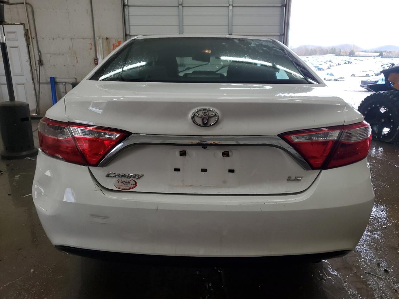 2017 TOYOTA CAMRY LE - Image 6