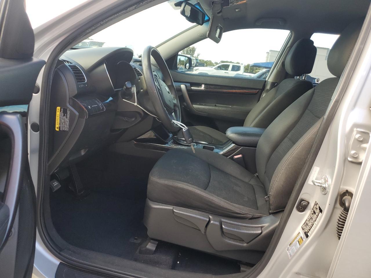 2014 KIA SORENTO LX - Image 7