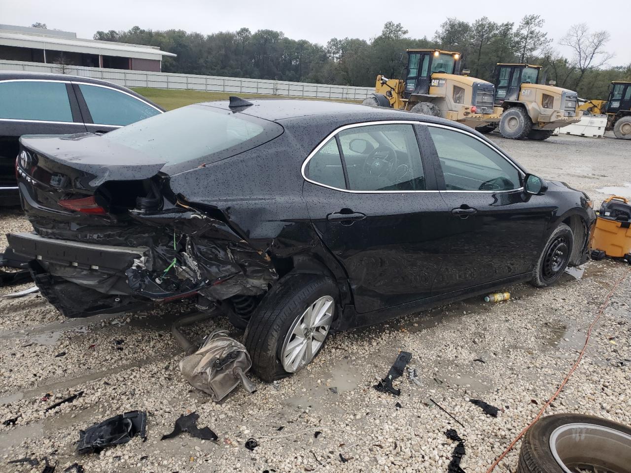 2024 TOYOTA CAMRY LE - Фото 3