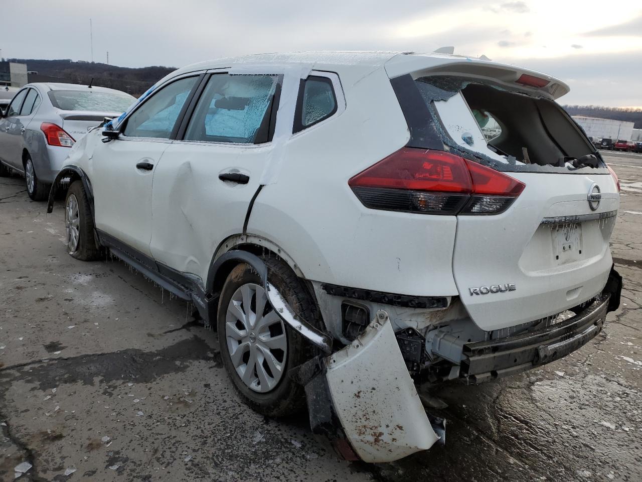 2018 NISSAN ROGUE S - Фото 2