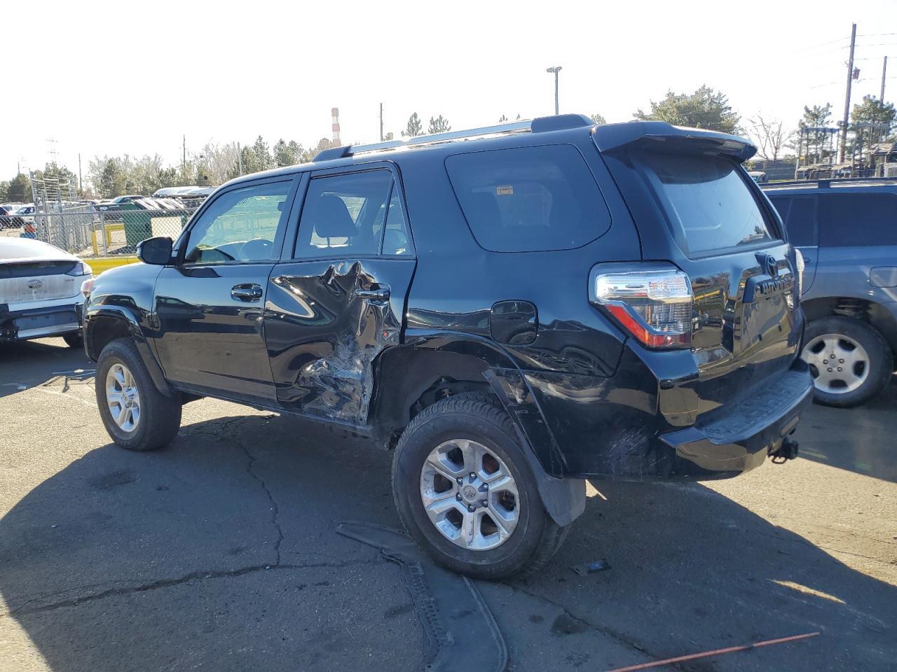 2022 TOYOTA 4RUNNER SR - Image 2