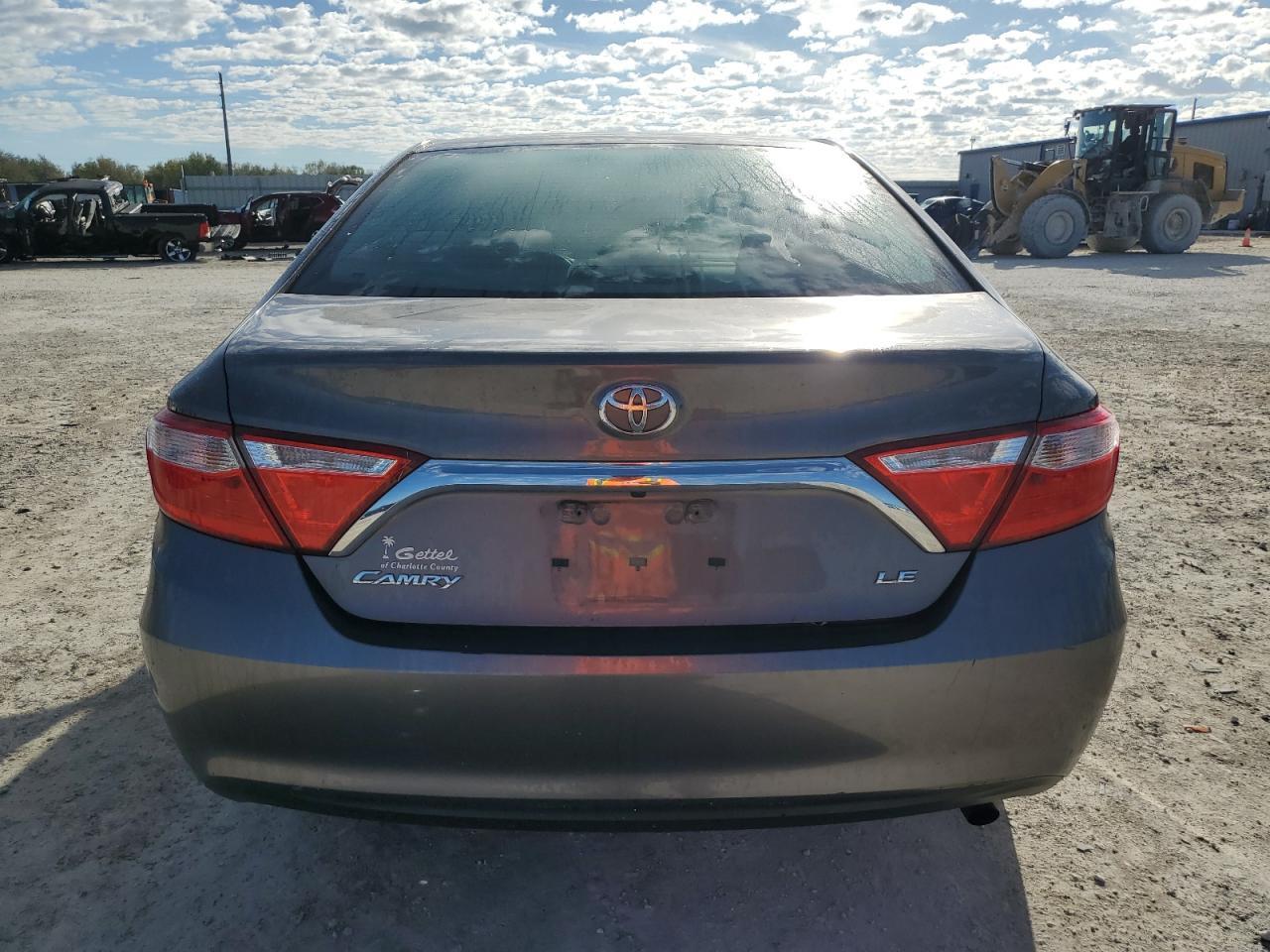2017 TOYOTA CAMRY LE - Фото 6