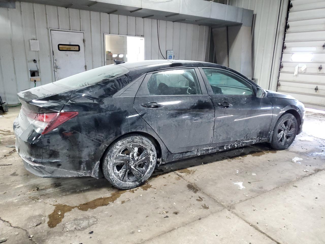 2022 HYUNDAI ELANTRA SE - Image 3