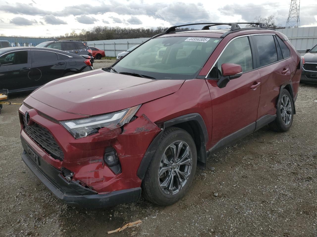 2022 TOYOTA RAV4 XLE P