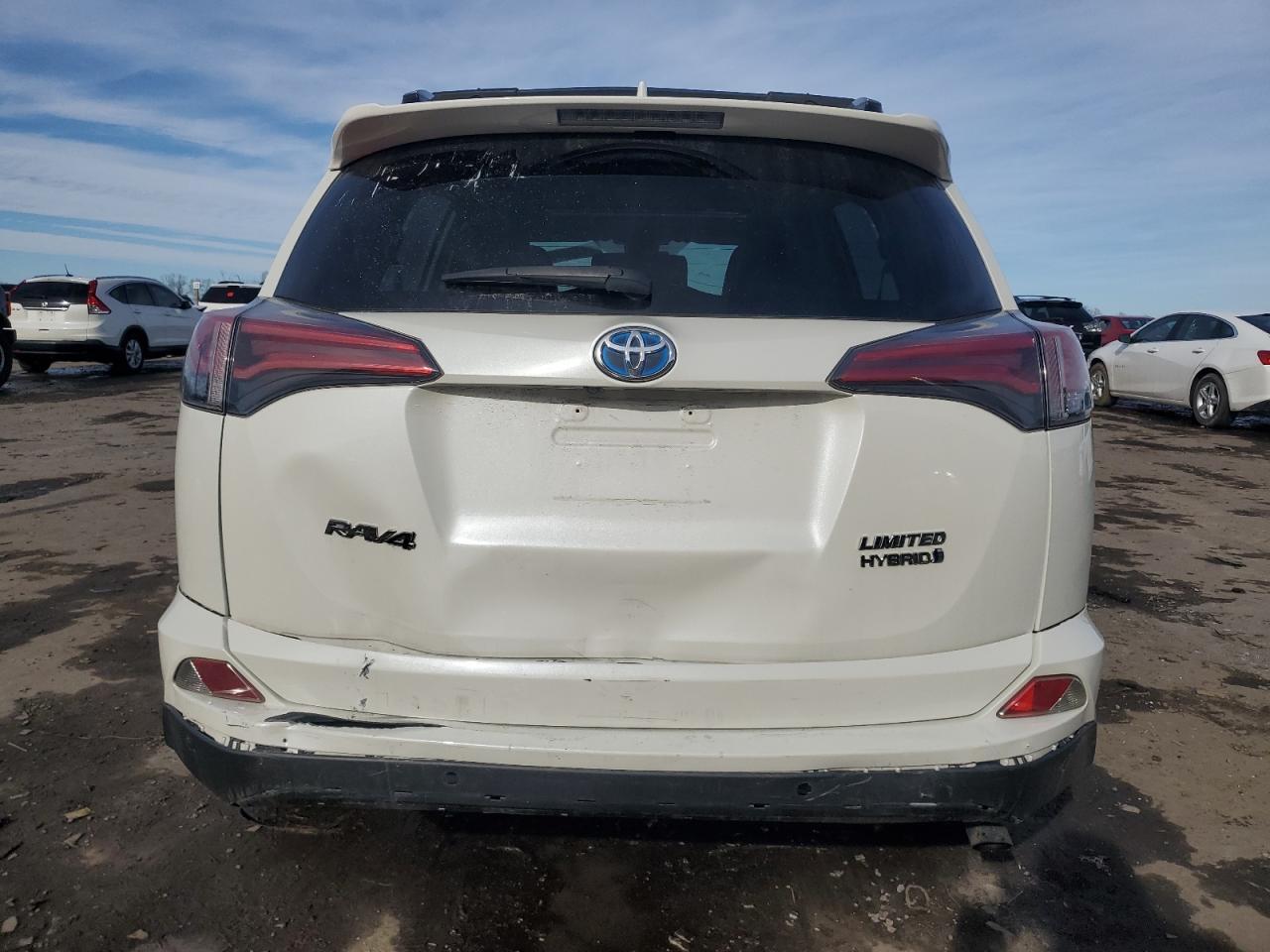 2017 TOYOTA RAV4 HV LI - Image 6