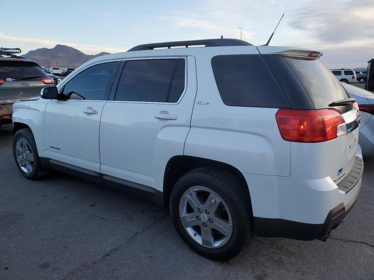 2012 GMC TERRAIN SL - Фото 2