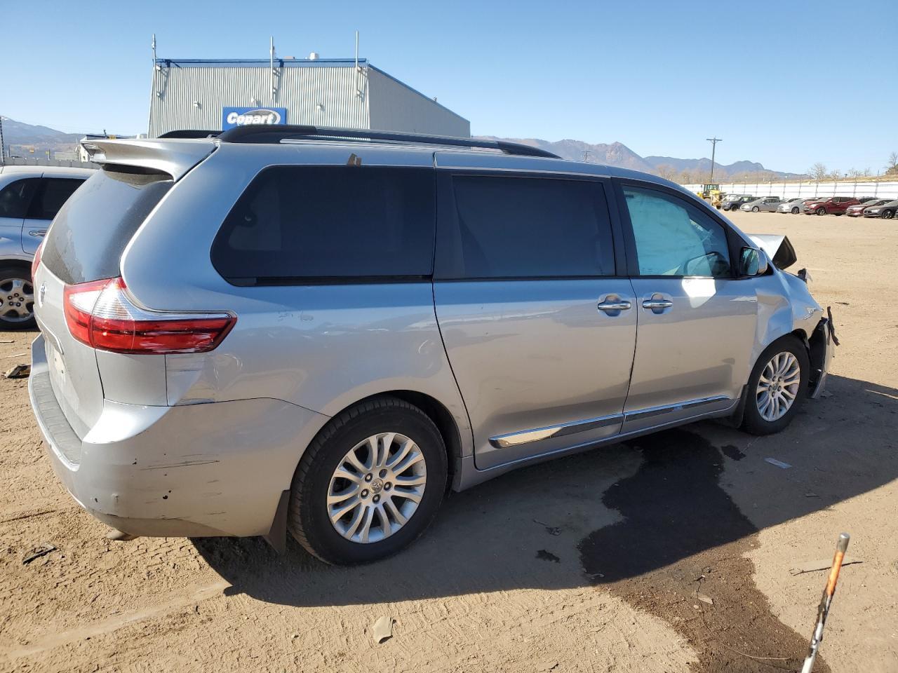 2015 TOYOTA SIENNA XLE - Фото 3