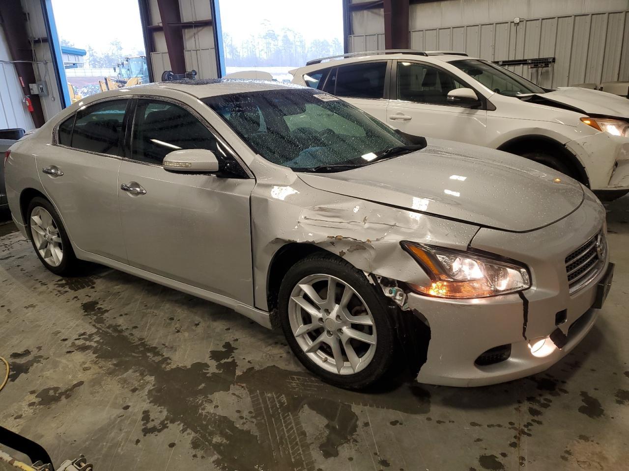 2011 NISSAN MAXIMA S - Image 4