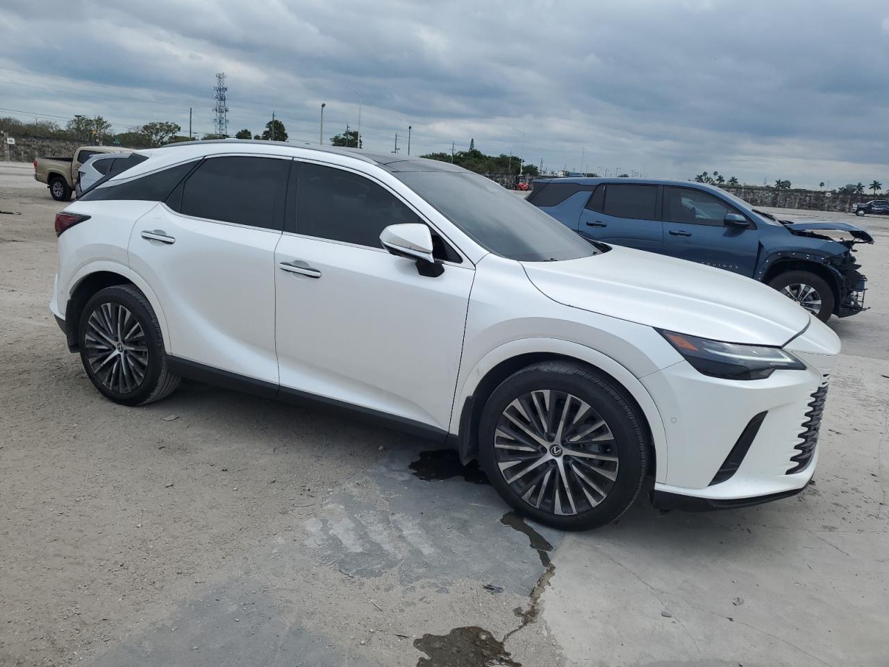 2023 LEXUS RX 350 BAS - Image 4