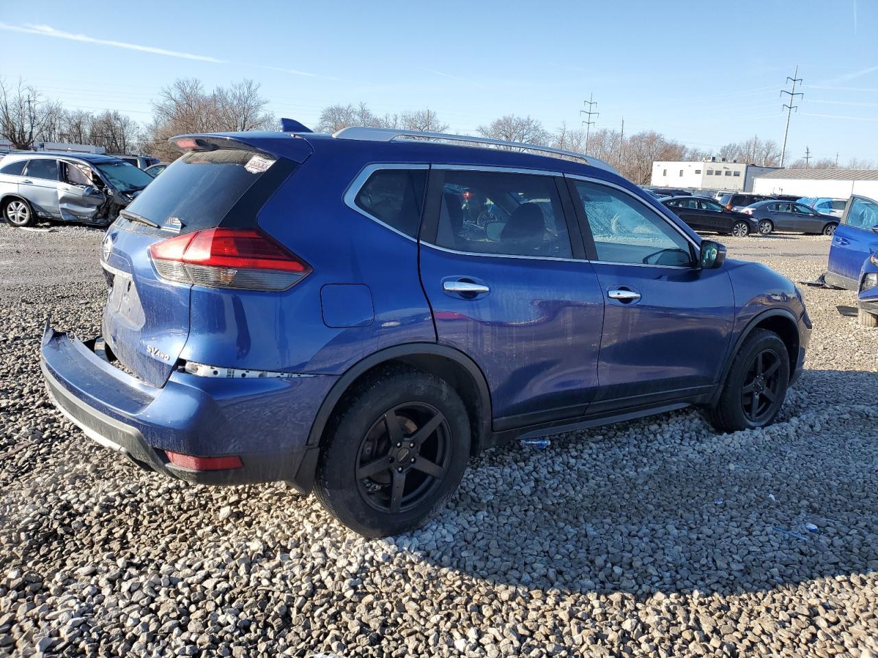 2017 NISSAN ROGUE SV - Image 3