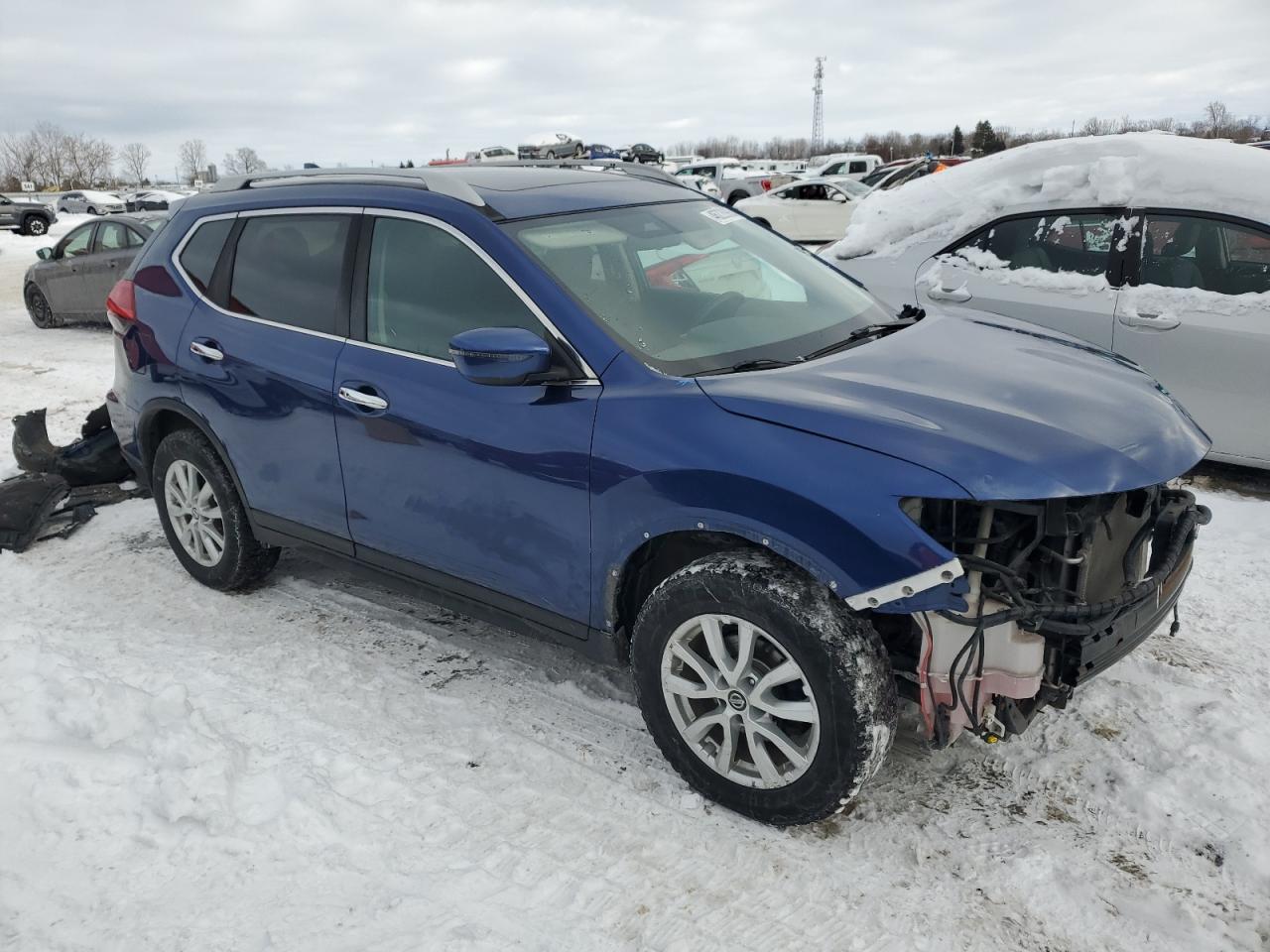 2017 NISSAN ROGUE SV - Image 4
