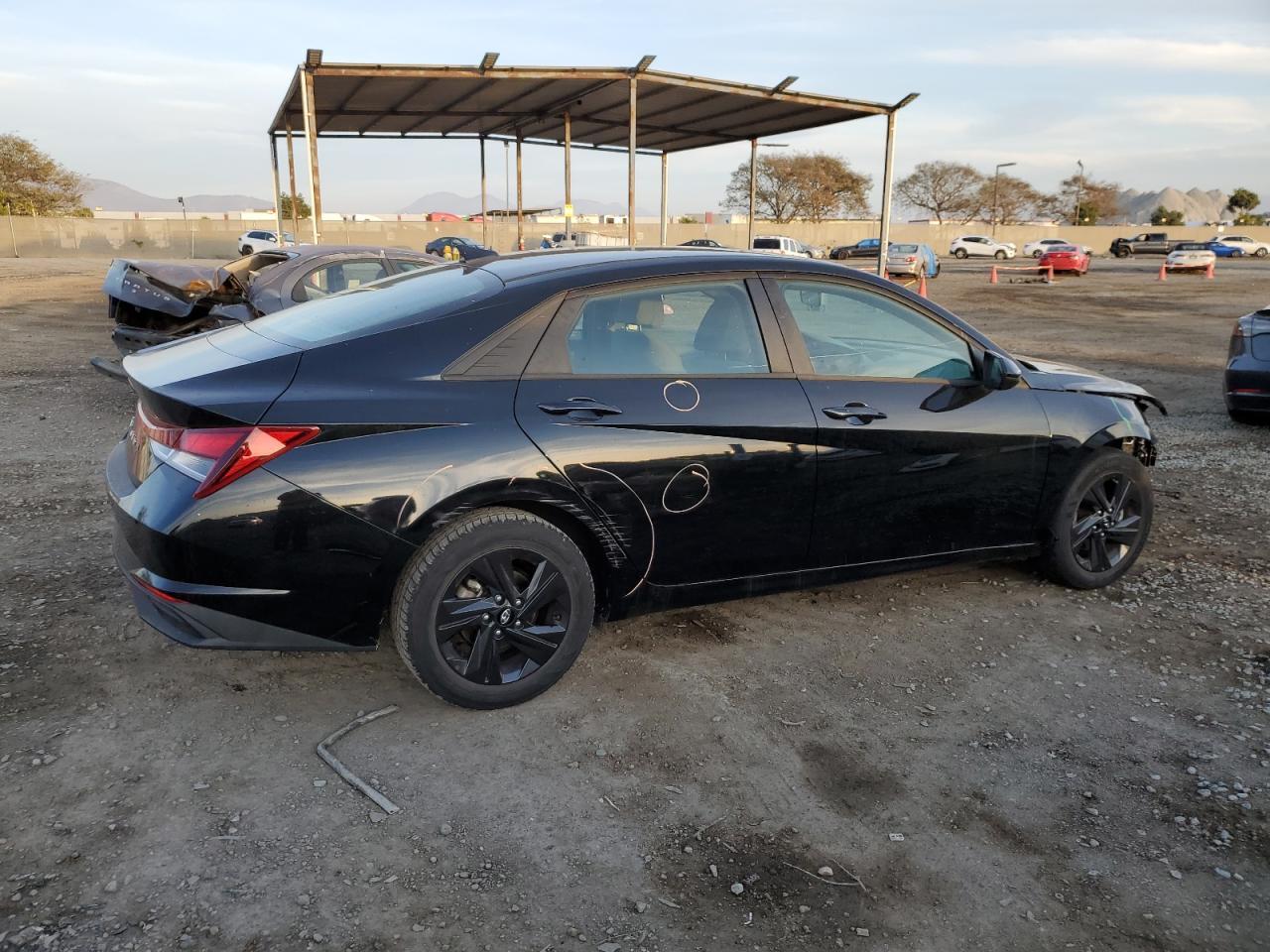 2022 HYUNDAI ELANTRA SE - Image 3