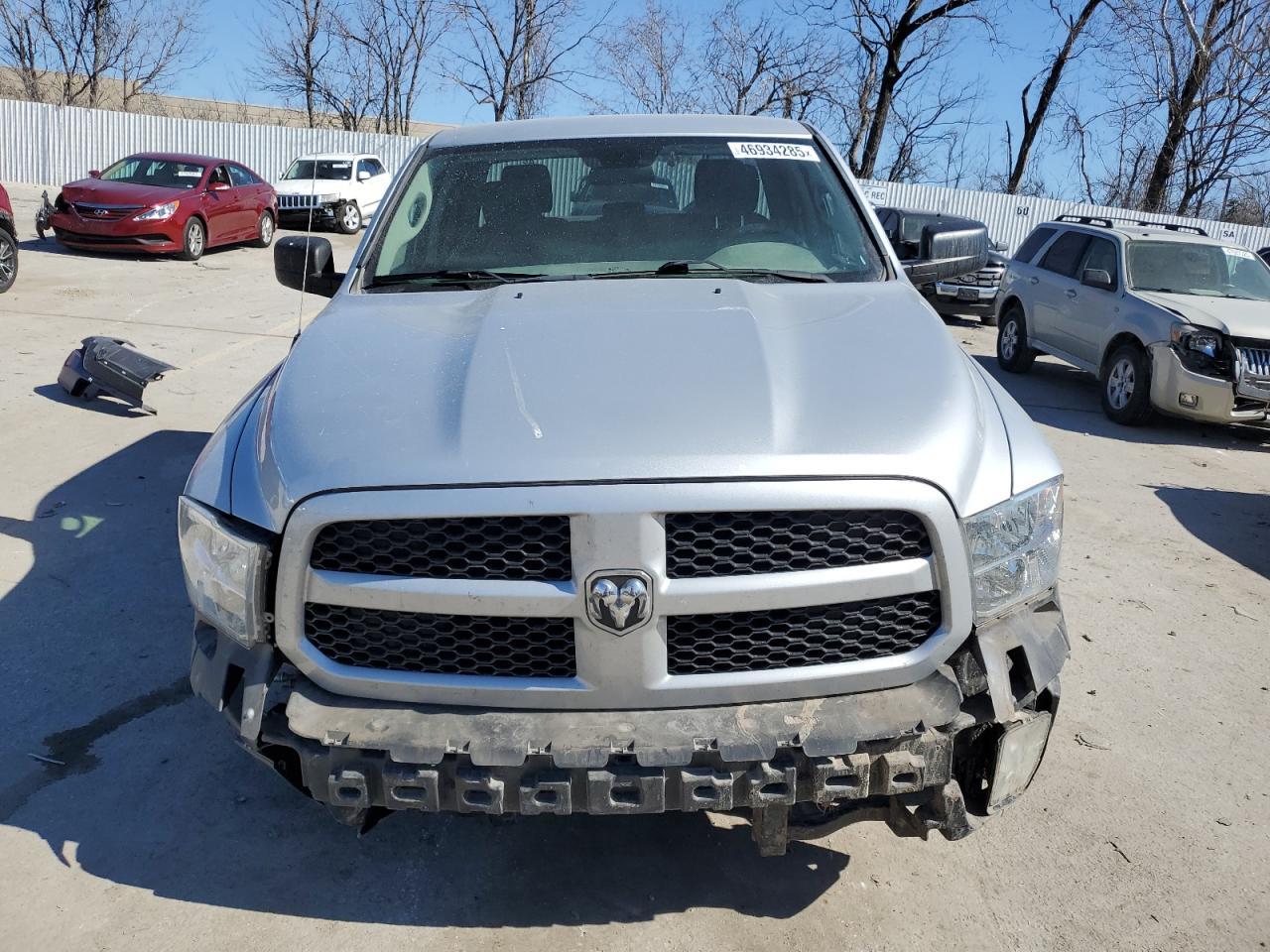 2017 RAM 1500 ST - Image 5