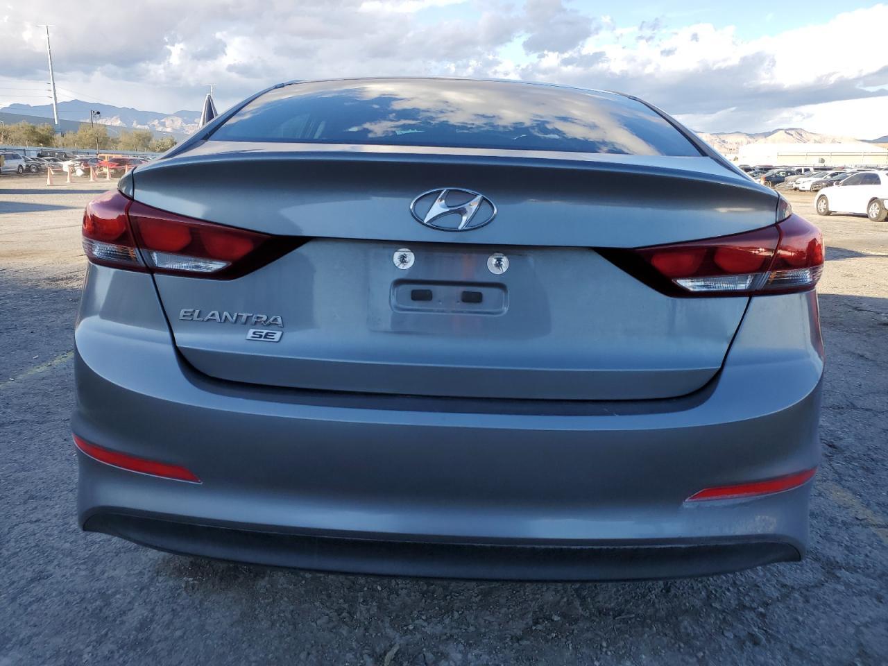2018 HYUNDAI ELANTRA SE - Image 6