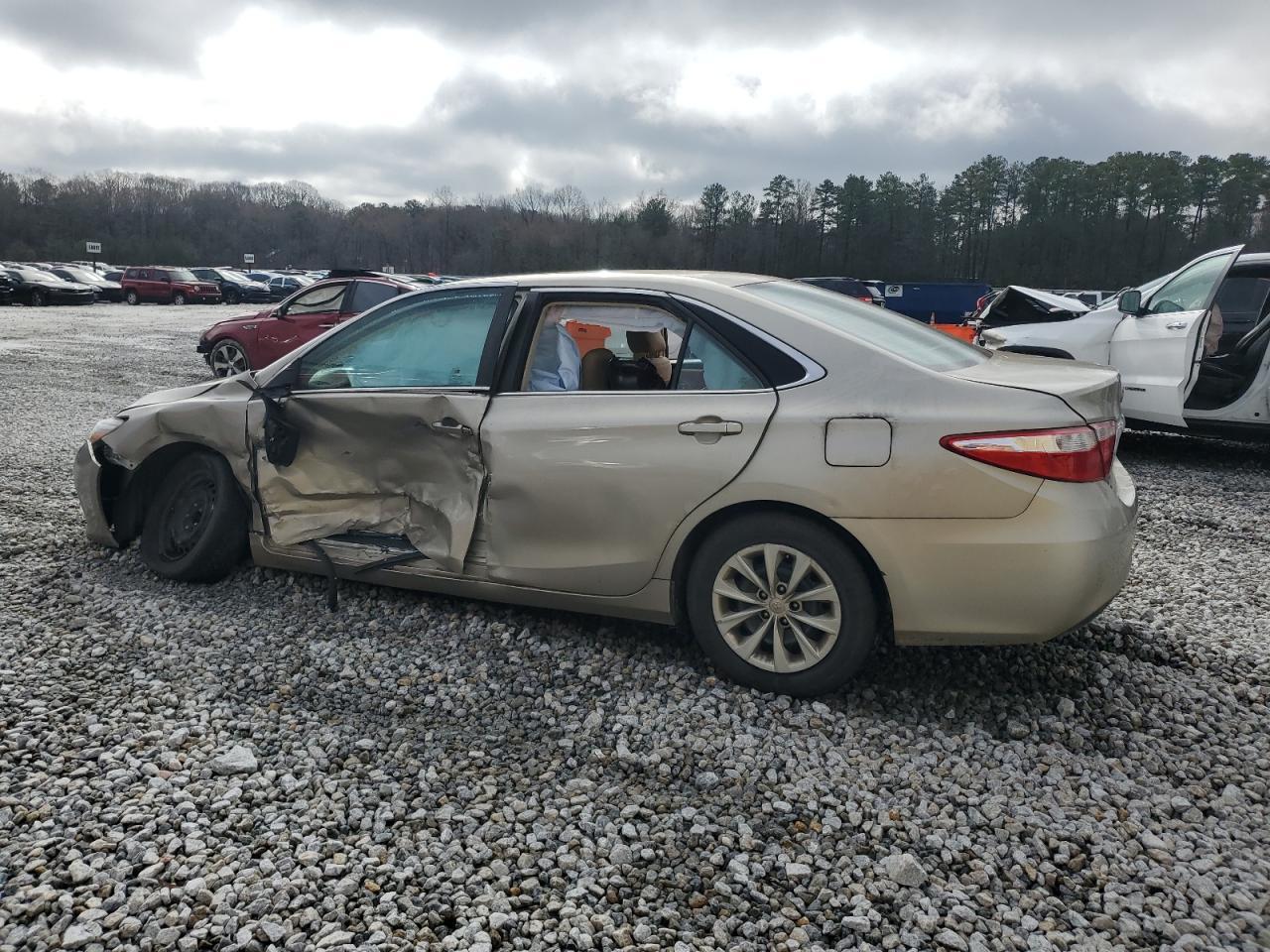 2016 TOYOTA CAMRY LE - Фото 2