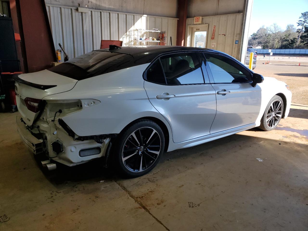 2018 TOYOTA CAMRY XSE - Image 3