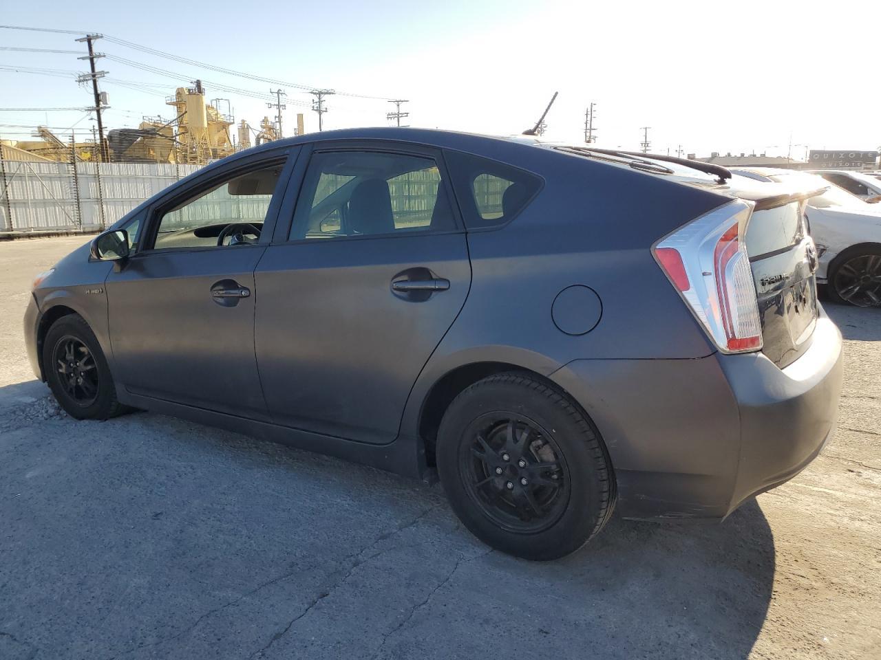 2015 TOYOTA PRIUS - Фото 2
