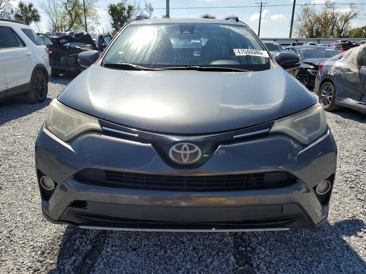 2017 TOYOTA RAV4 XLE - Фото 5
