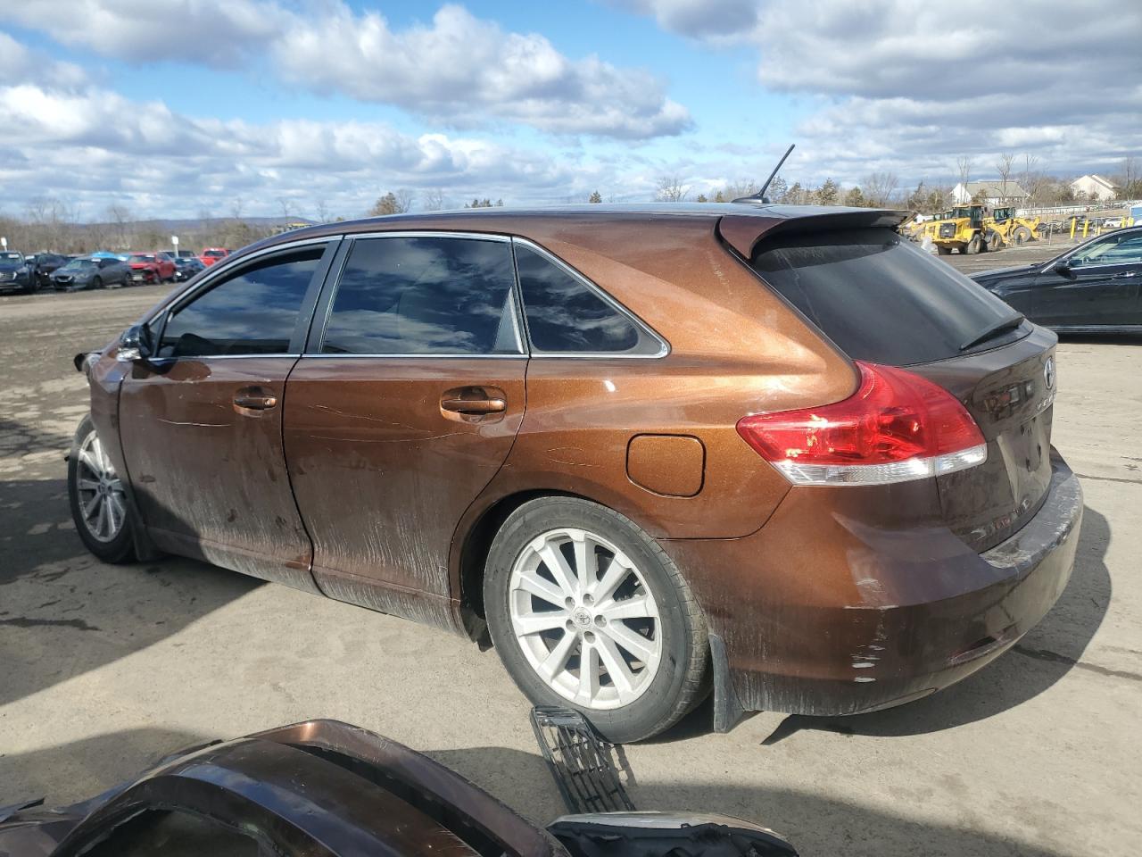 2011 TOYOTA VENZA - Фото 2
