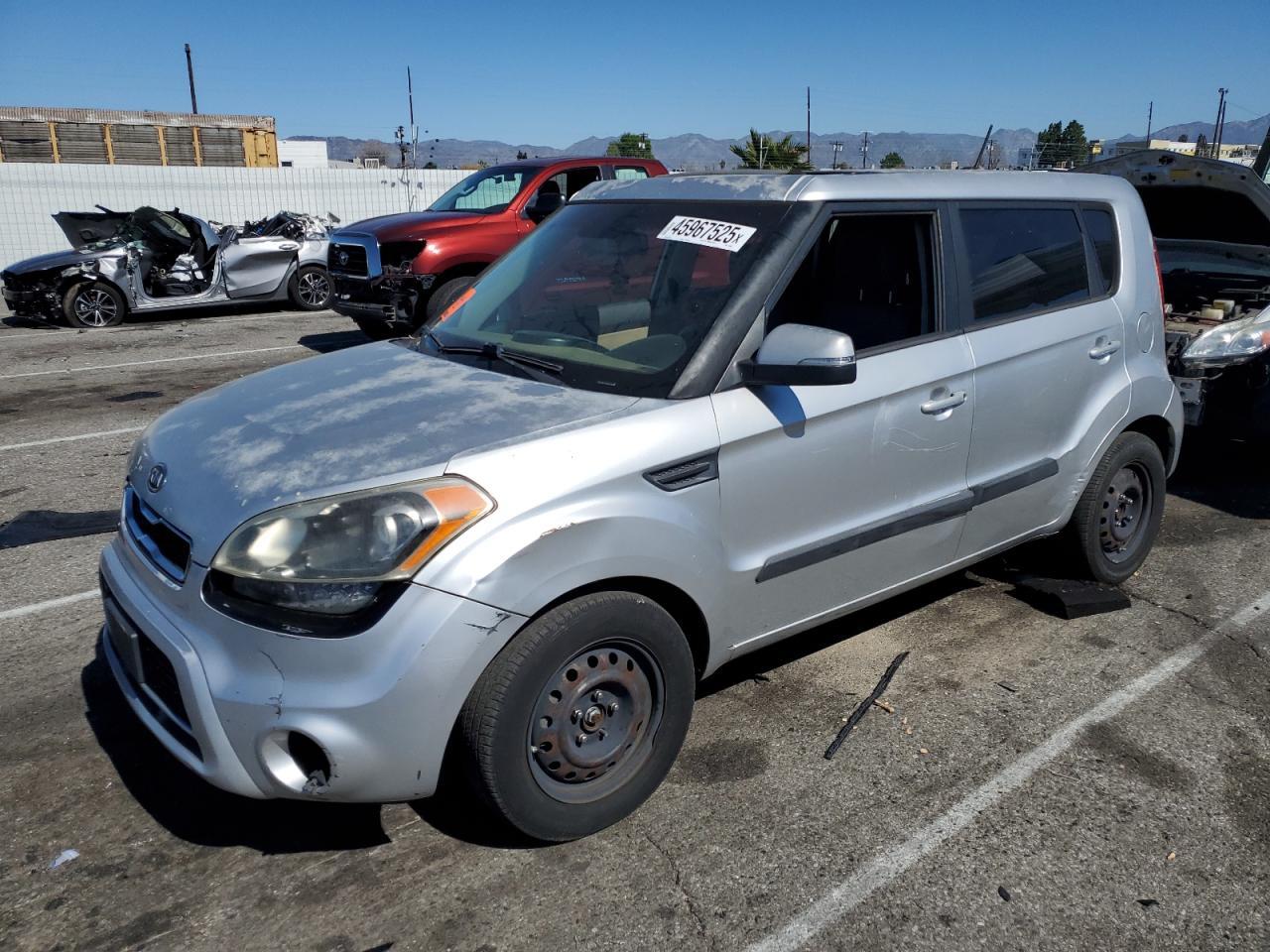 2012 KIA SOUL + car image