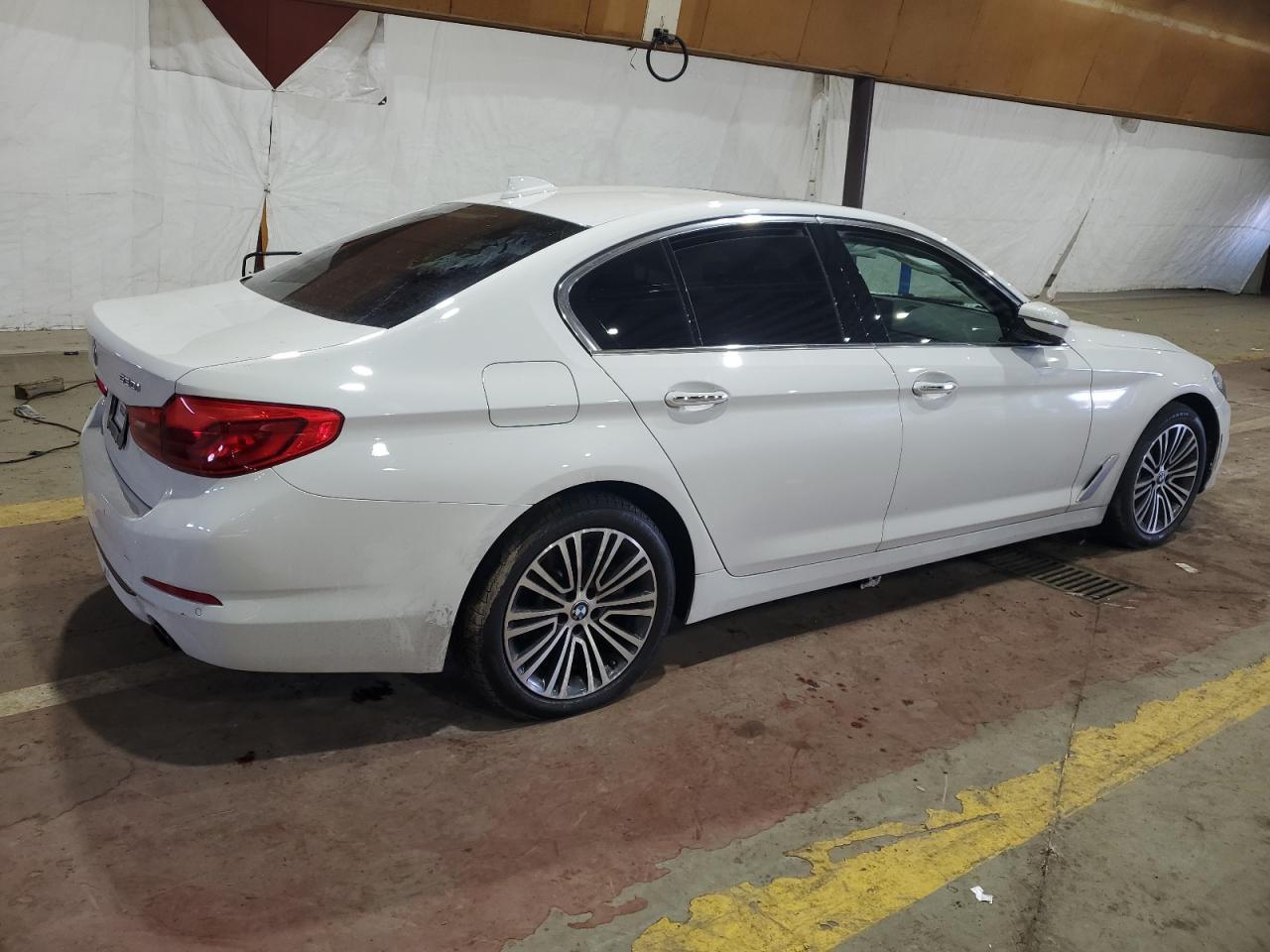 2018 BMW 530 XI - Фото 3