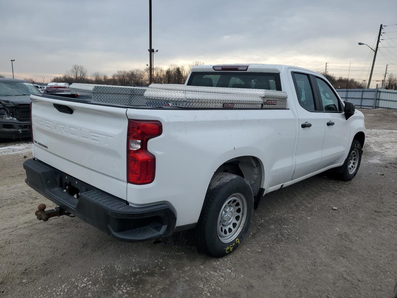 2019 CHEVROLET SILVERADO - Фото 3