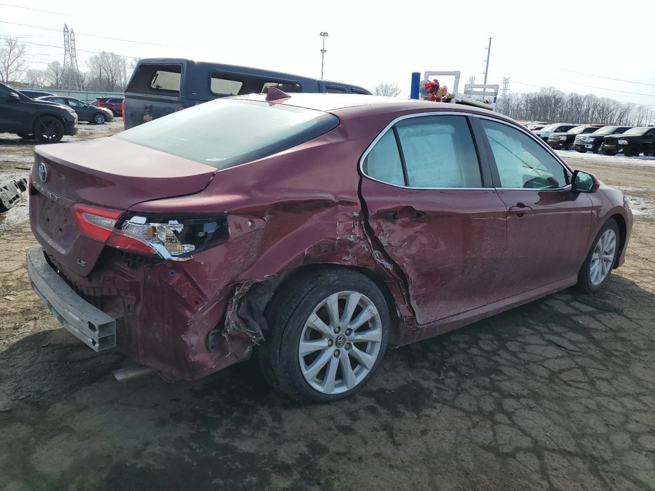 2019 TOYOTA CAMRY L - Фото 3