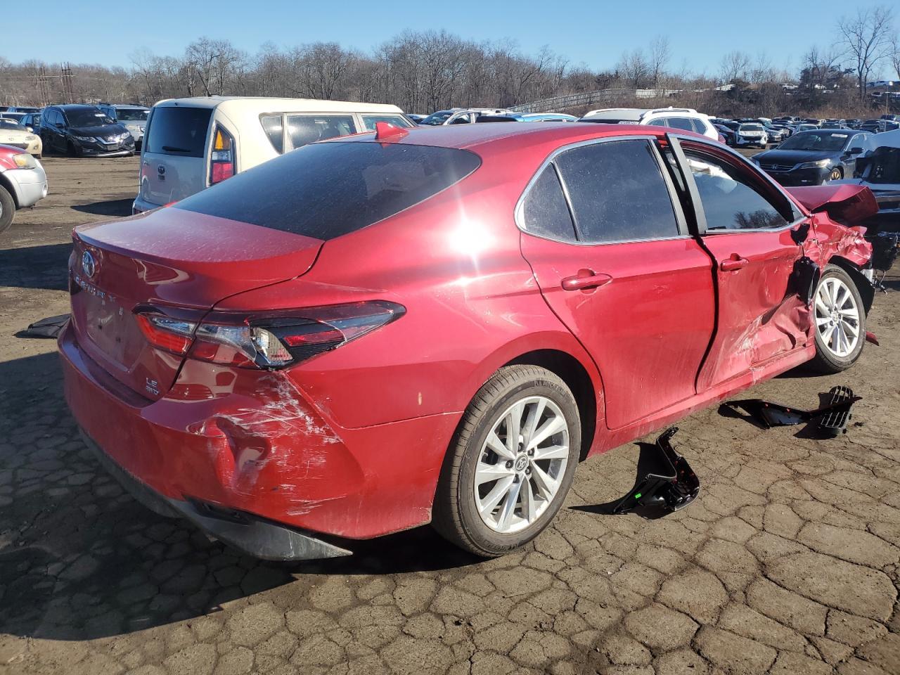 2023 TOYOTA CAMRY LE - Фото 3