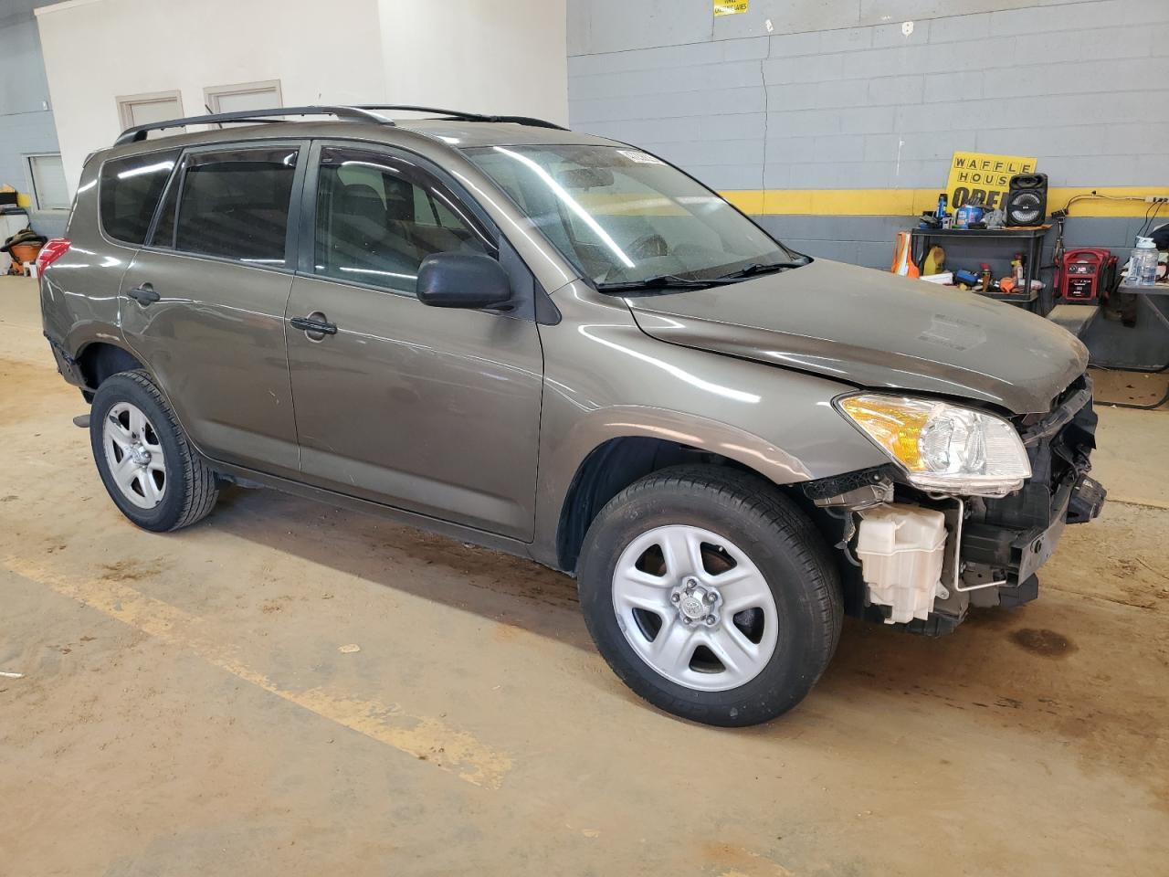 2011 TOYOTA RAV4 - Image 4
