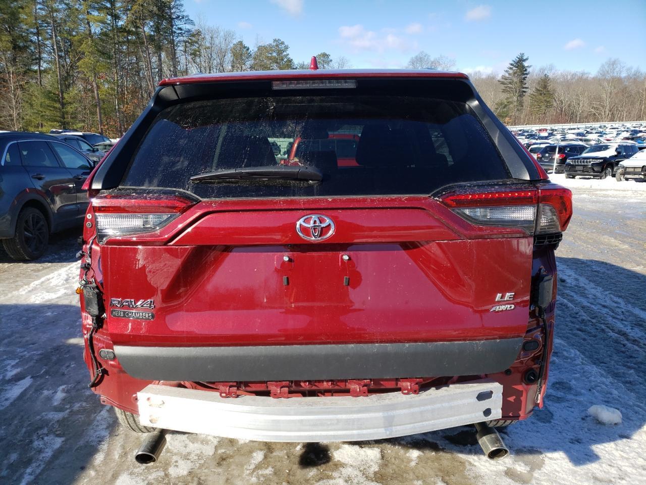 2021 TOYOTA RAV4 LE - Фото 6