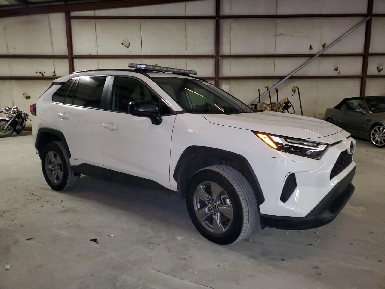 2023 TOYOTA RAV4 LE - Image 4