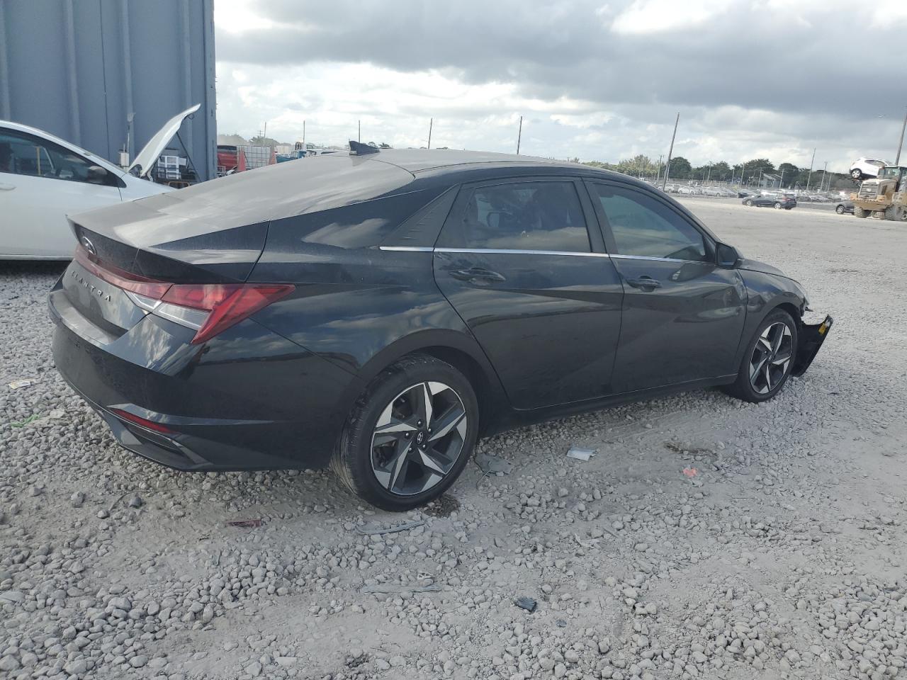 2022 HYUNDAI ELANTRA SE - Фото 3