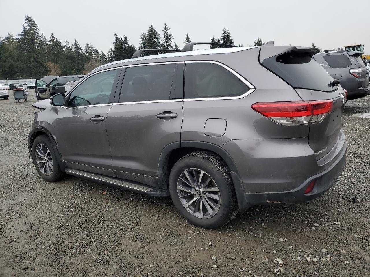 2019 TOYOTA HIGHLANDER - Фото 2