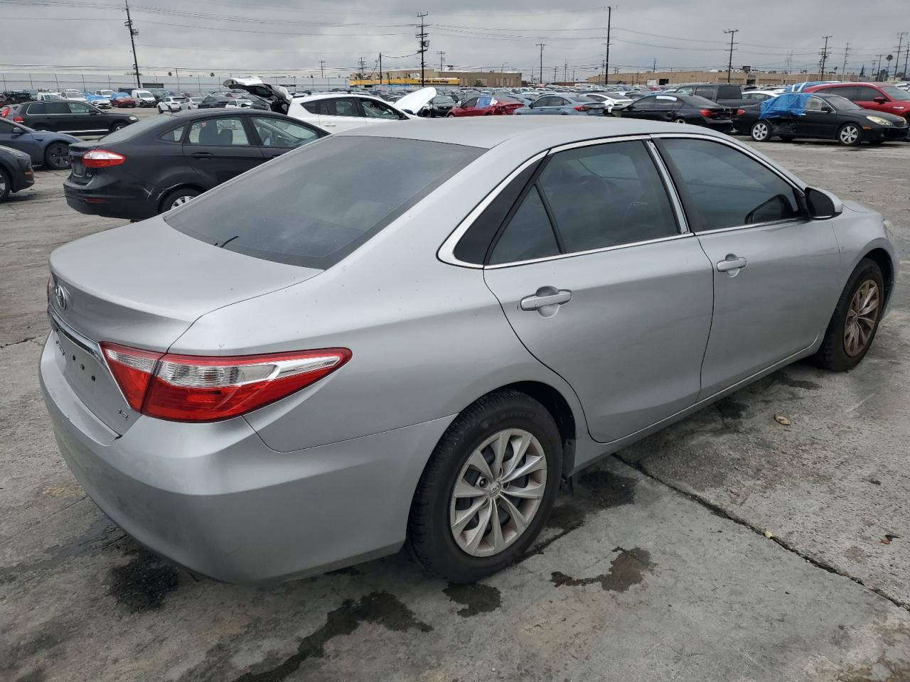 2015 TOYOTA CAMRY LE - Image 3