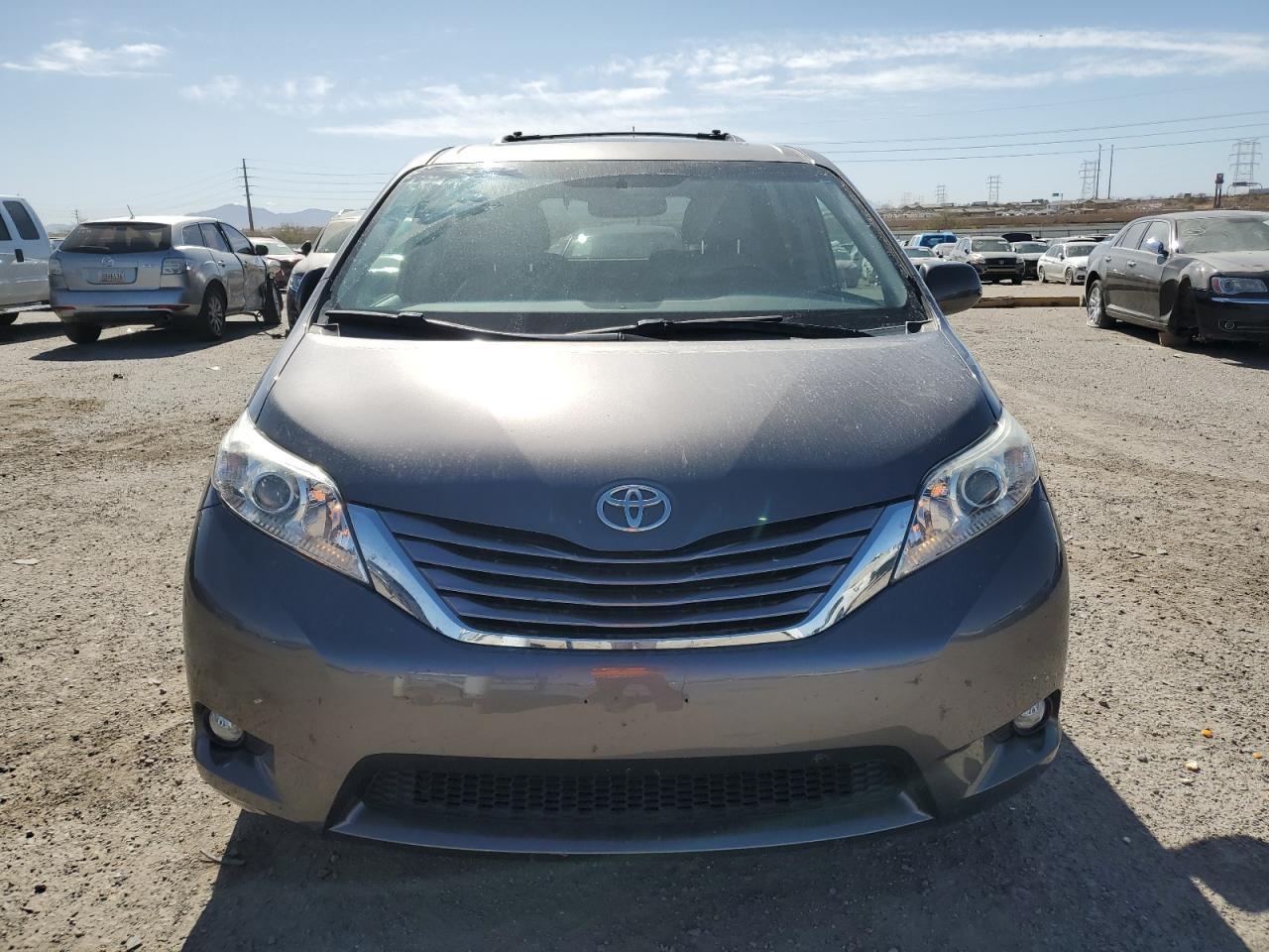 2015 TOYOTA SIENNA XLE - Фото 5