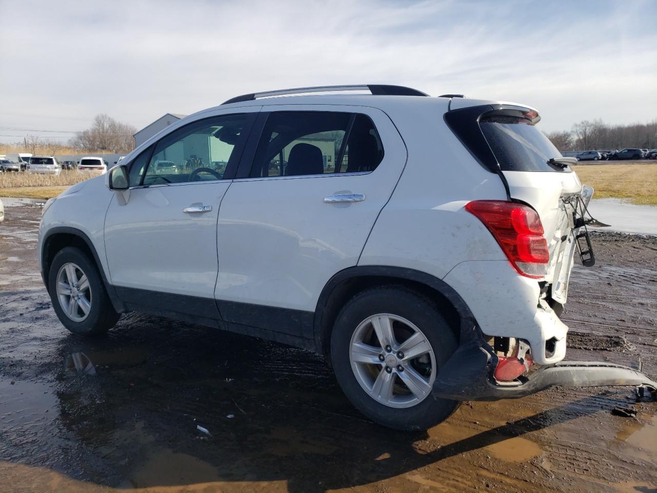2018 CHEVROLET TRAX 1LT - Фото 2