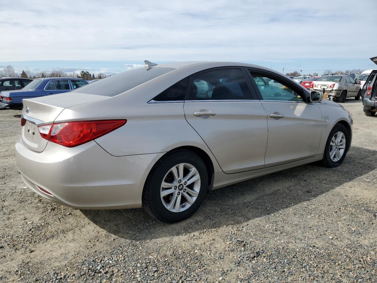 2011 HYUNDAI SONATA GLS - Image 3
