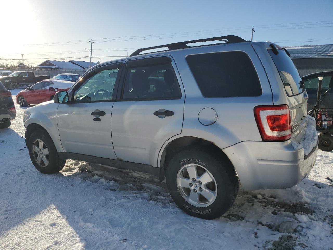 2012 FORD ESCAPE XLT - Image 2