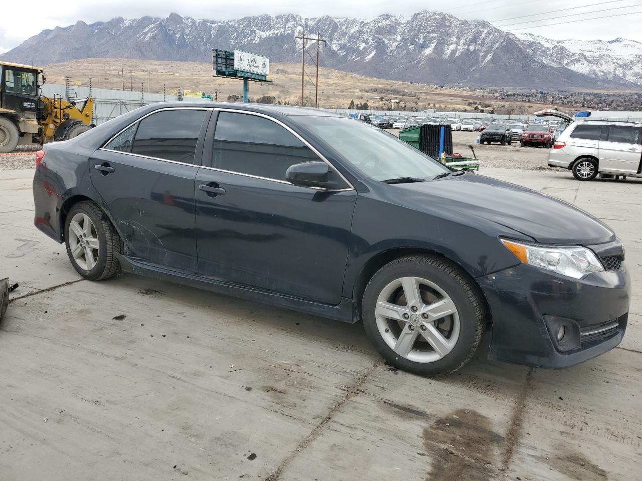 2014 TOYOTA CAMRY L - Image 4