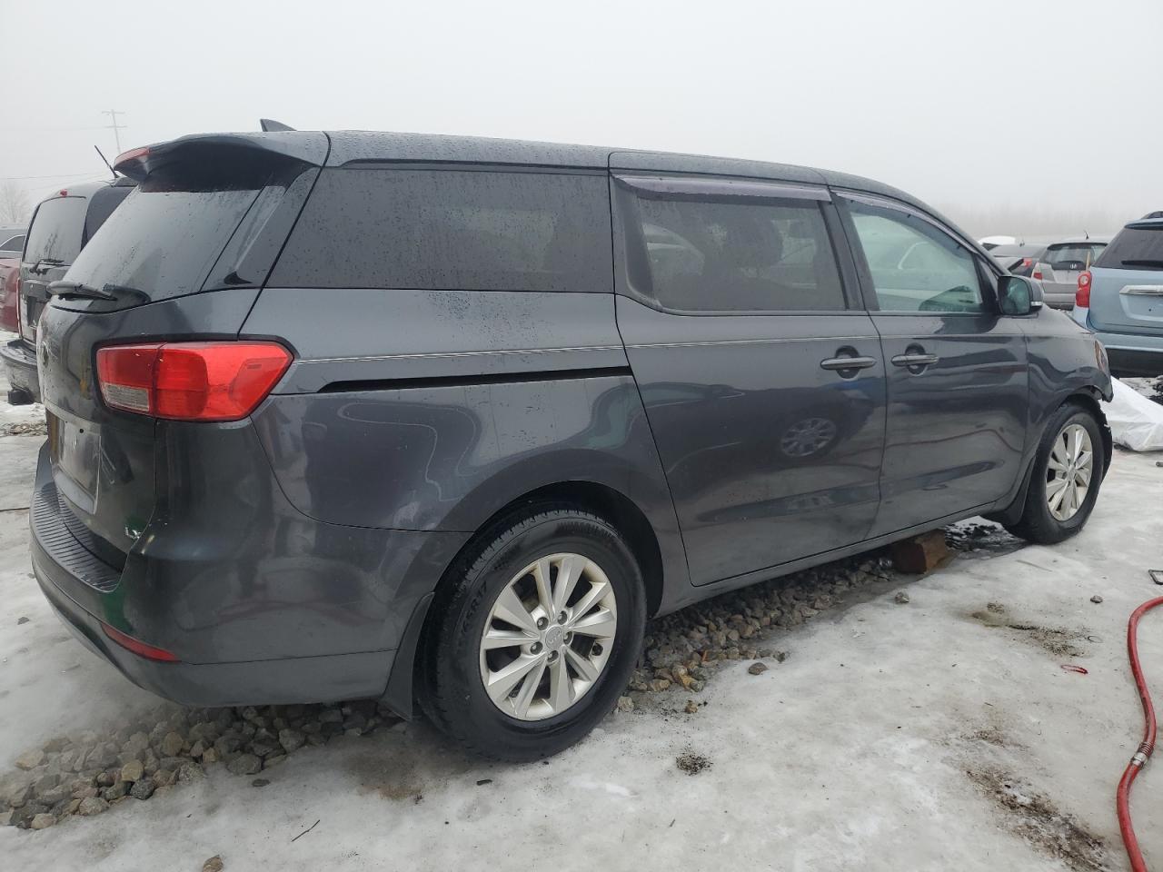 2017 KIA SEDONA LX - Image 3