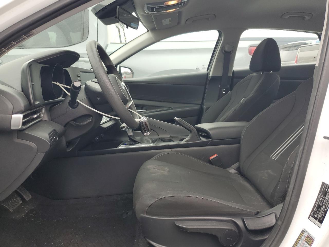 2022 HYUNDAI ELANTRA SE - Фото 7