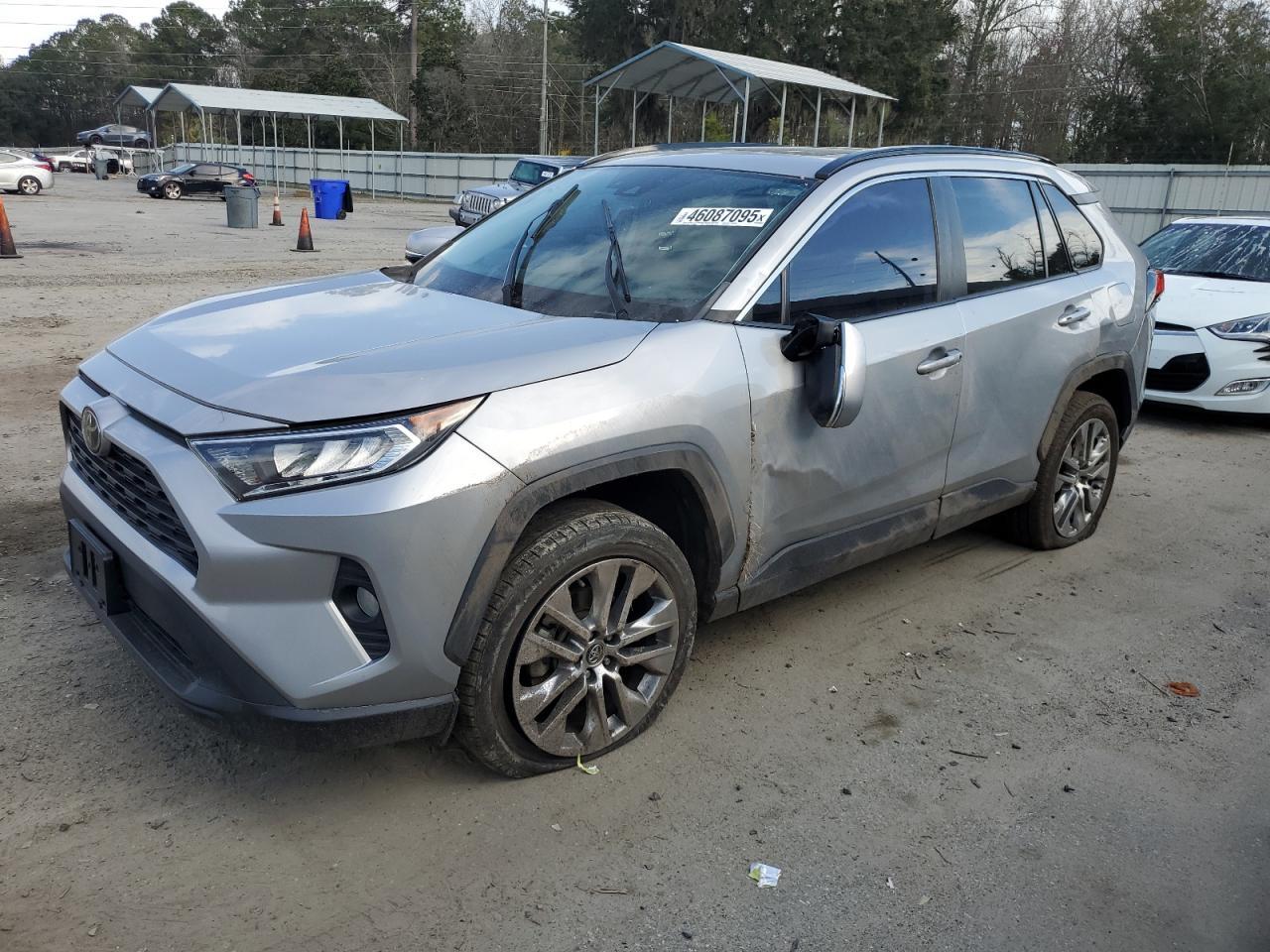 2020 TOYOTA RAV4 XLE P