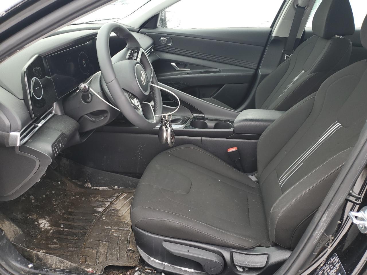 2024 HYUNDAI ELANTRA SE - Фото 7