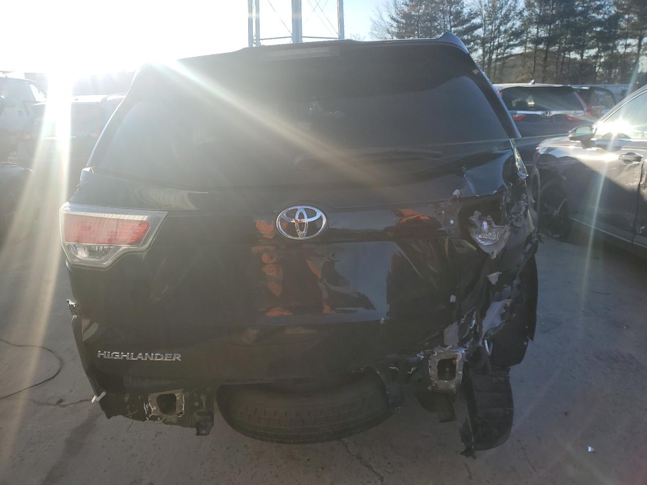 2015 TOYOTA HIGHLANDER - Фото 6