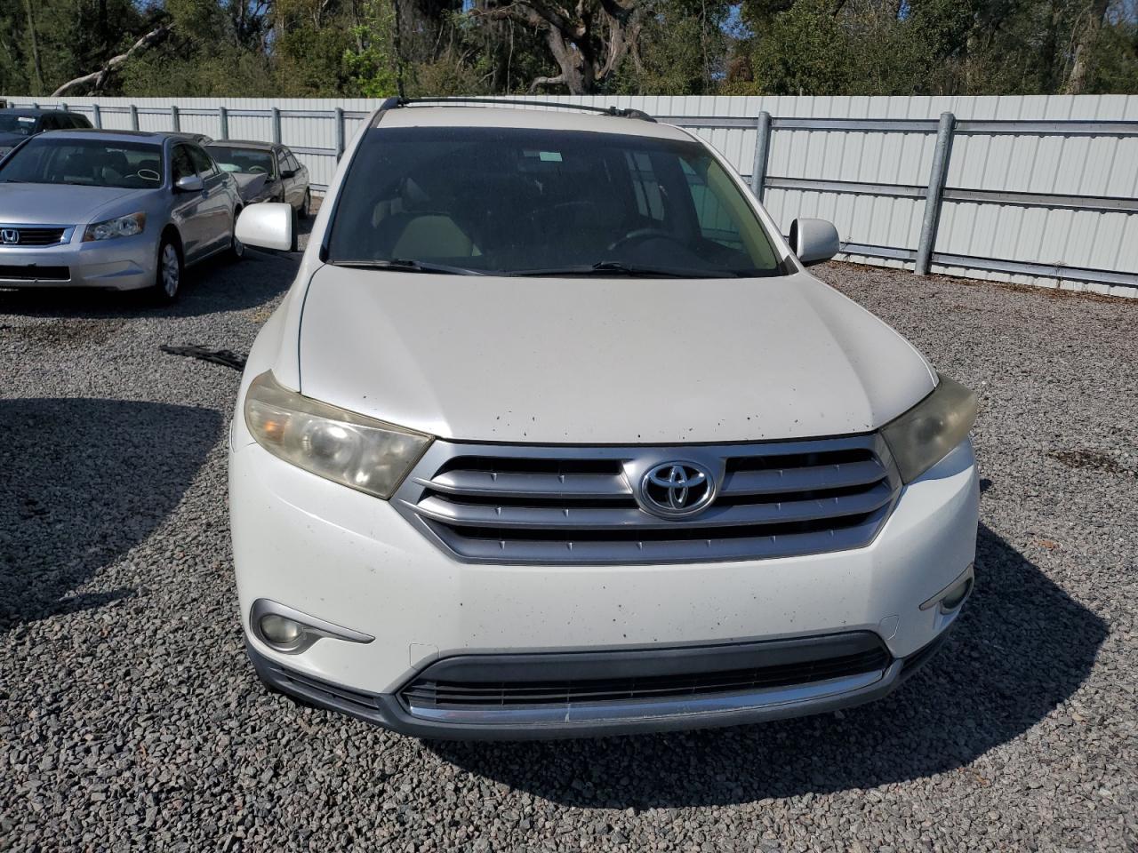 2011 TOYOTA HIGHLANDER - Image 5